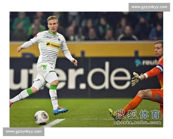 以右后卫为核心打造的全能防守战术解析与实战运用 以右后卫为核心打造的全能防守战术解析与实战运用